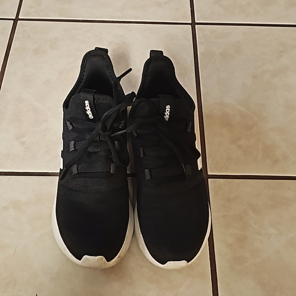 women's Adidas tennis shoes